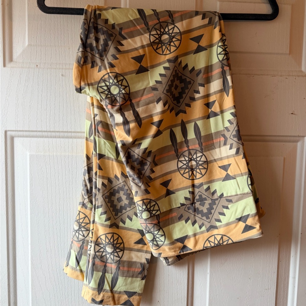 LuLaRoe Aztec leggings TC2 NEW
